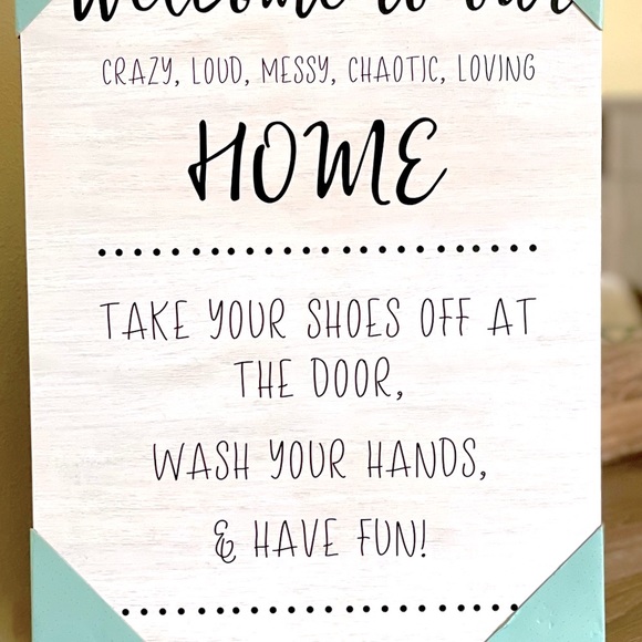 WELCOME SIGN. Wood plaque with welcome message. 12 x 16. White Washed/aged - Picture 3 of 4